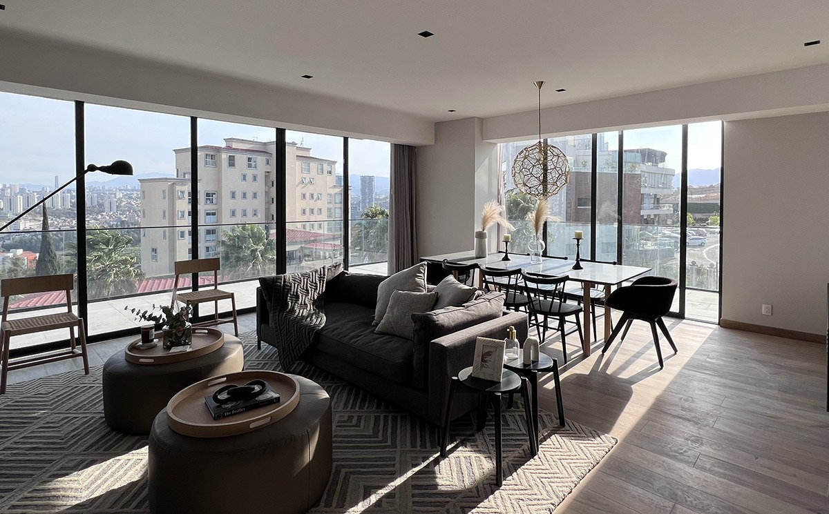 Imagen ilustrativa de sala y comedor · TAIRA Bosque Real · 206 m²