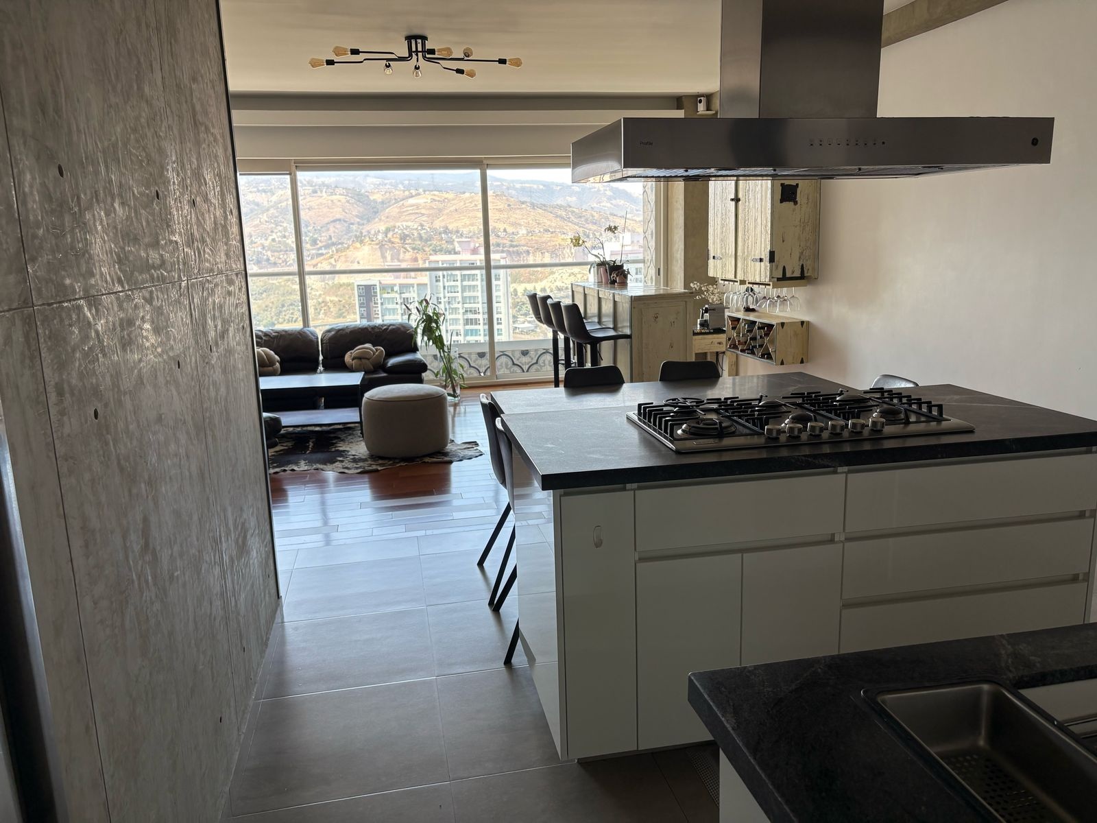 Cocina abierta · LA PALOMA Bosque Real · 169 m² con terraza