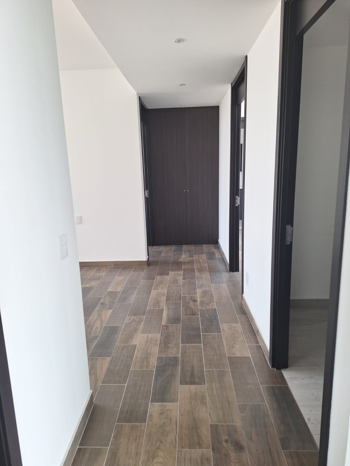 Pasillo interior · FIVE Bosque Real · 163 m²