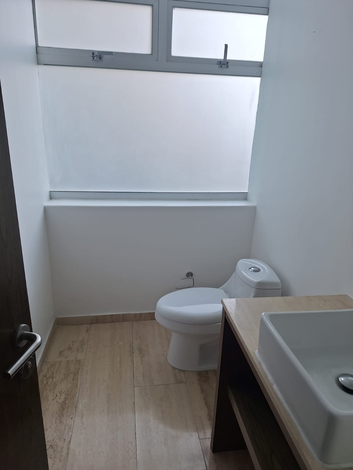 Medio baño · LO ALTO Bosque Real · 178 m², Torre 3