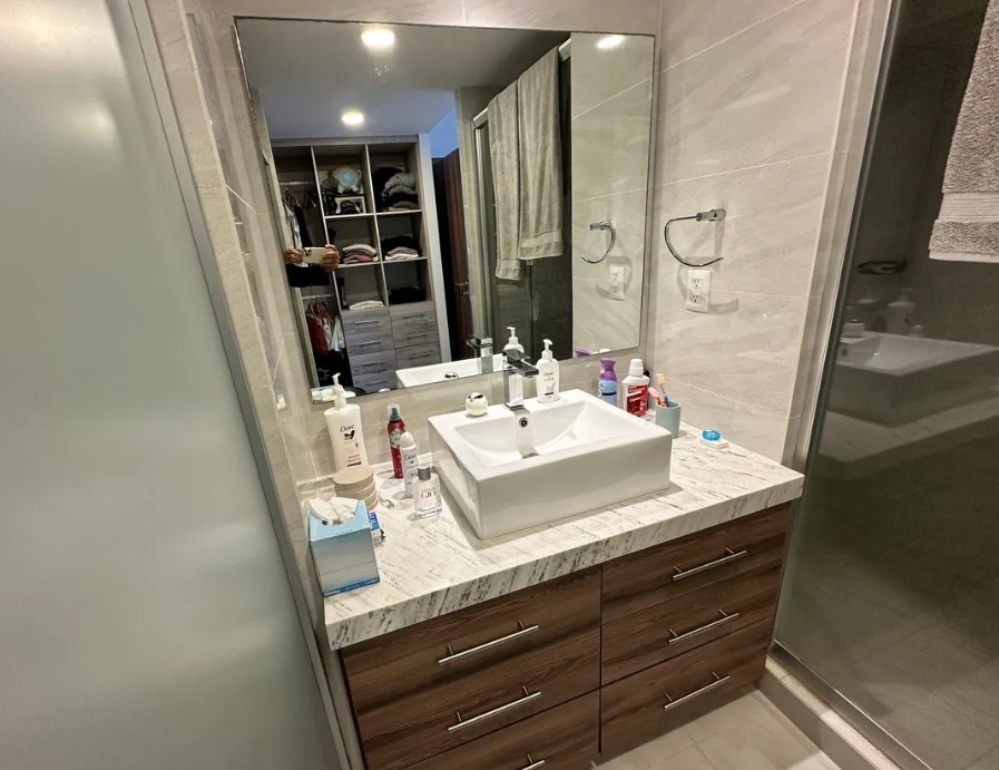 Lavabo del baño · MORAT Bosque Real · 98 m²