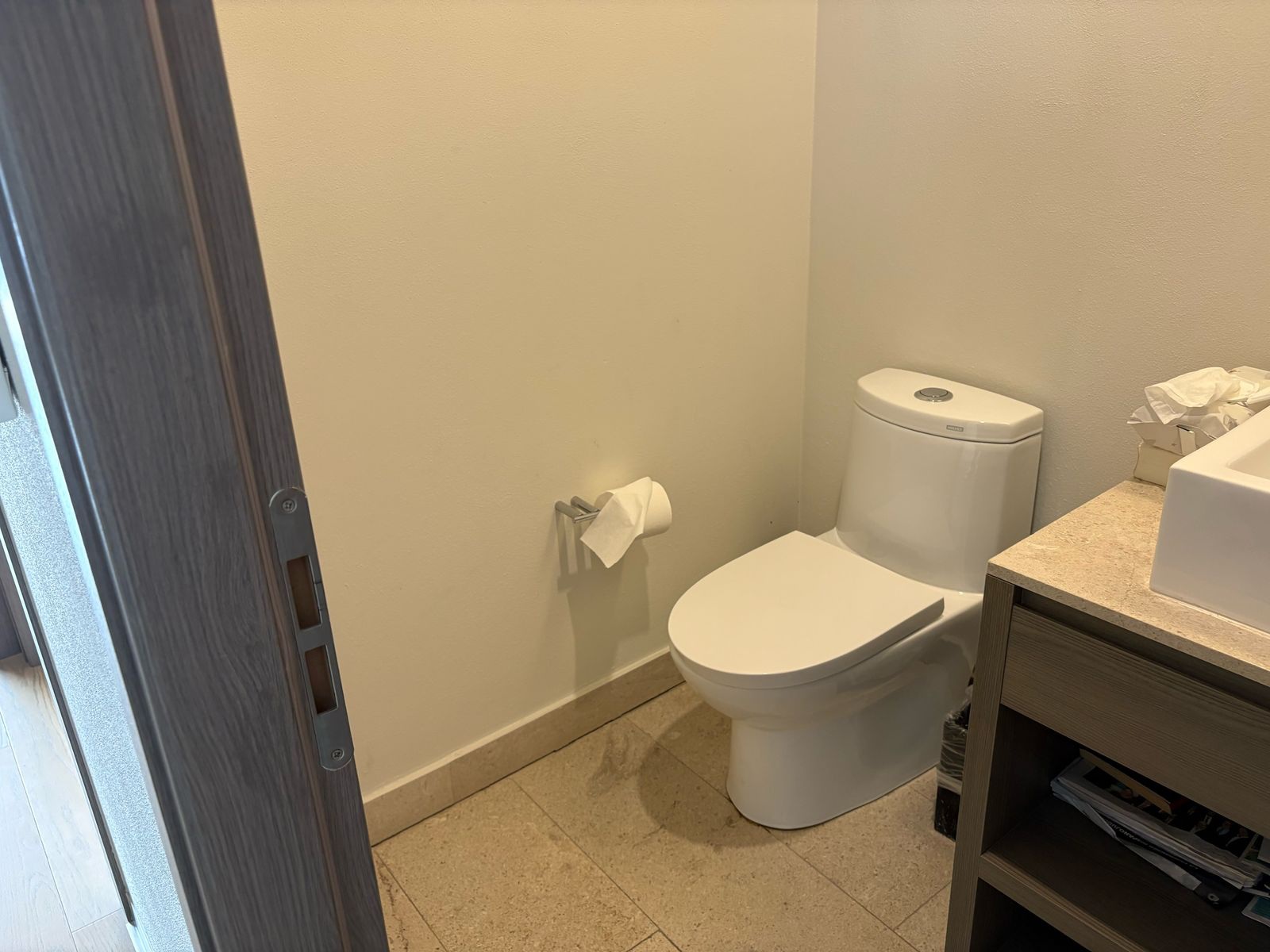 Medio baño · CENTRAL PARK Bosque Real · 190 m²