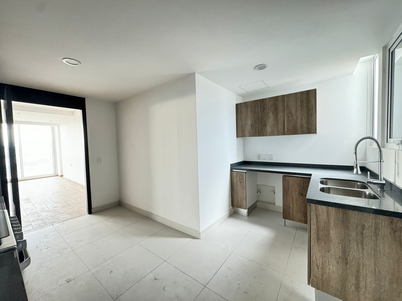 Cocina y área de comedor · FIVE Bosque Real · 120 m², referencia 711