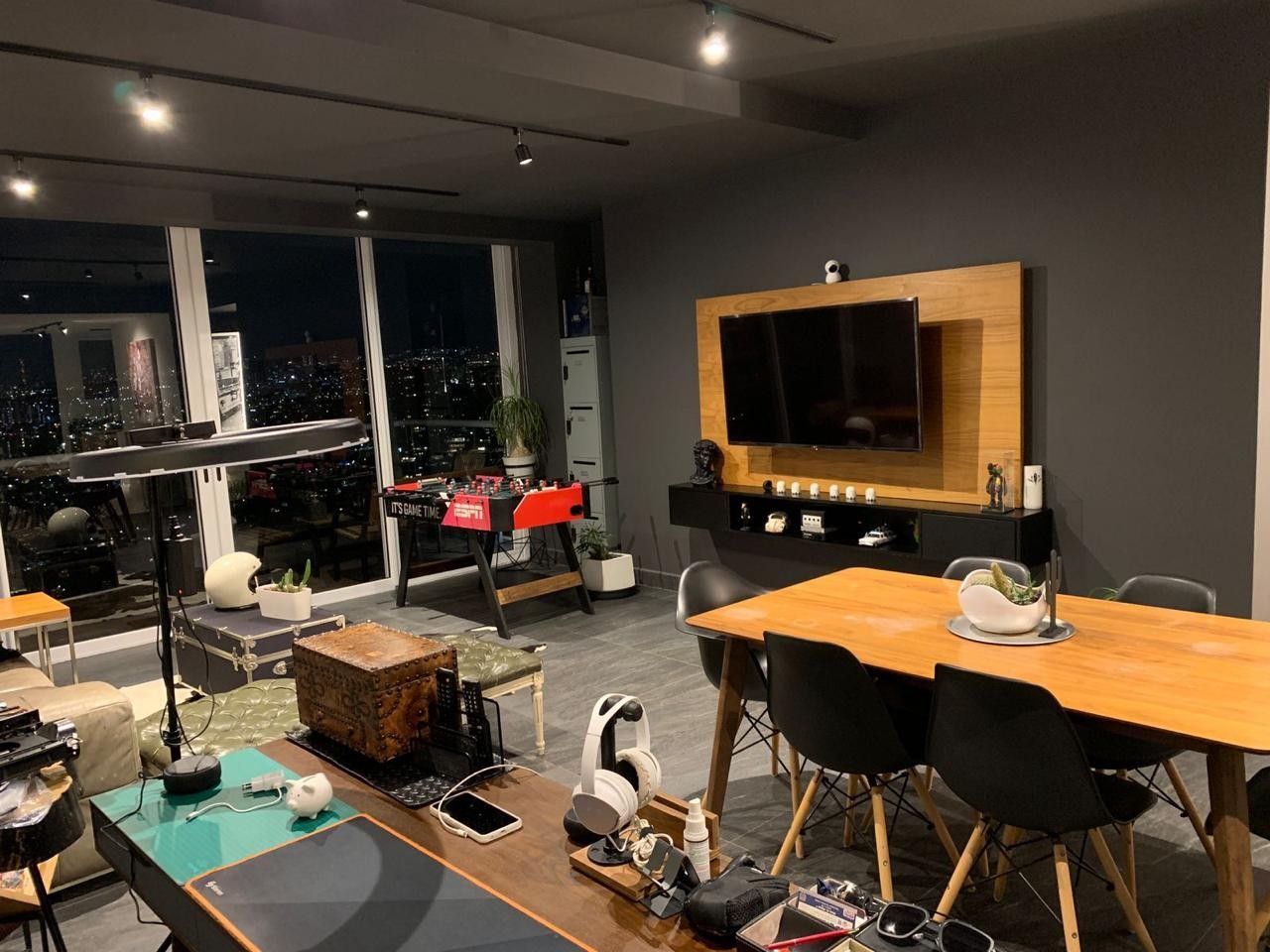 Sala comedor y ventanales · FIVE Bosque Real · 120 m² con terraza