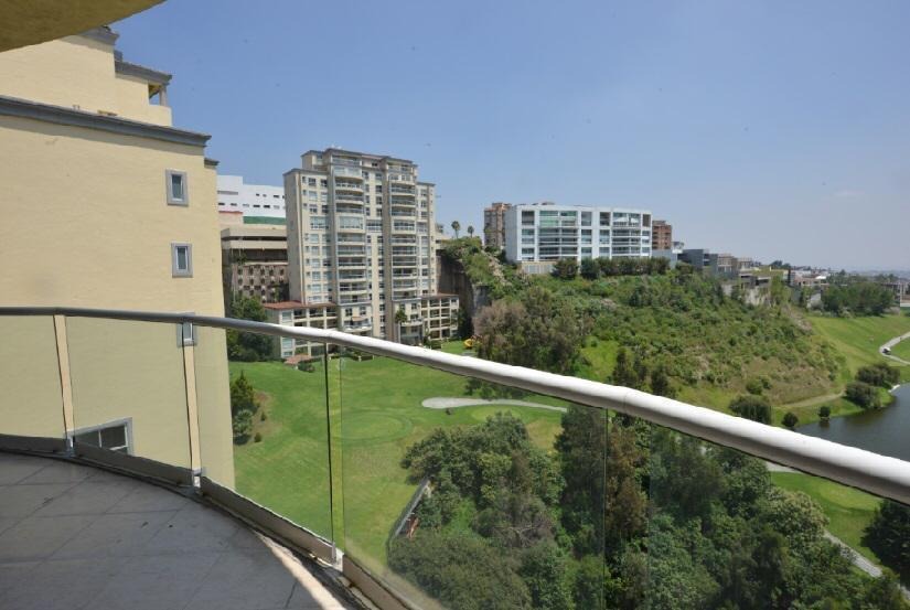 Terraza y vista al jardín · PALMETTO 39 Bosque Real · 220 m²
