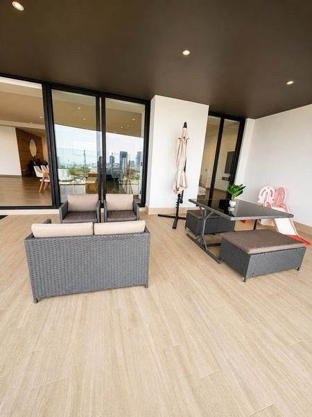 Family room abierto a la terraza