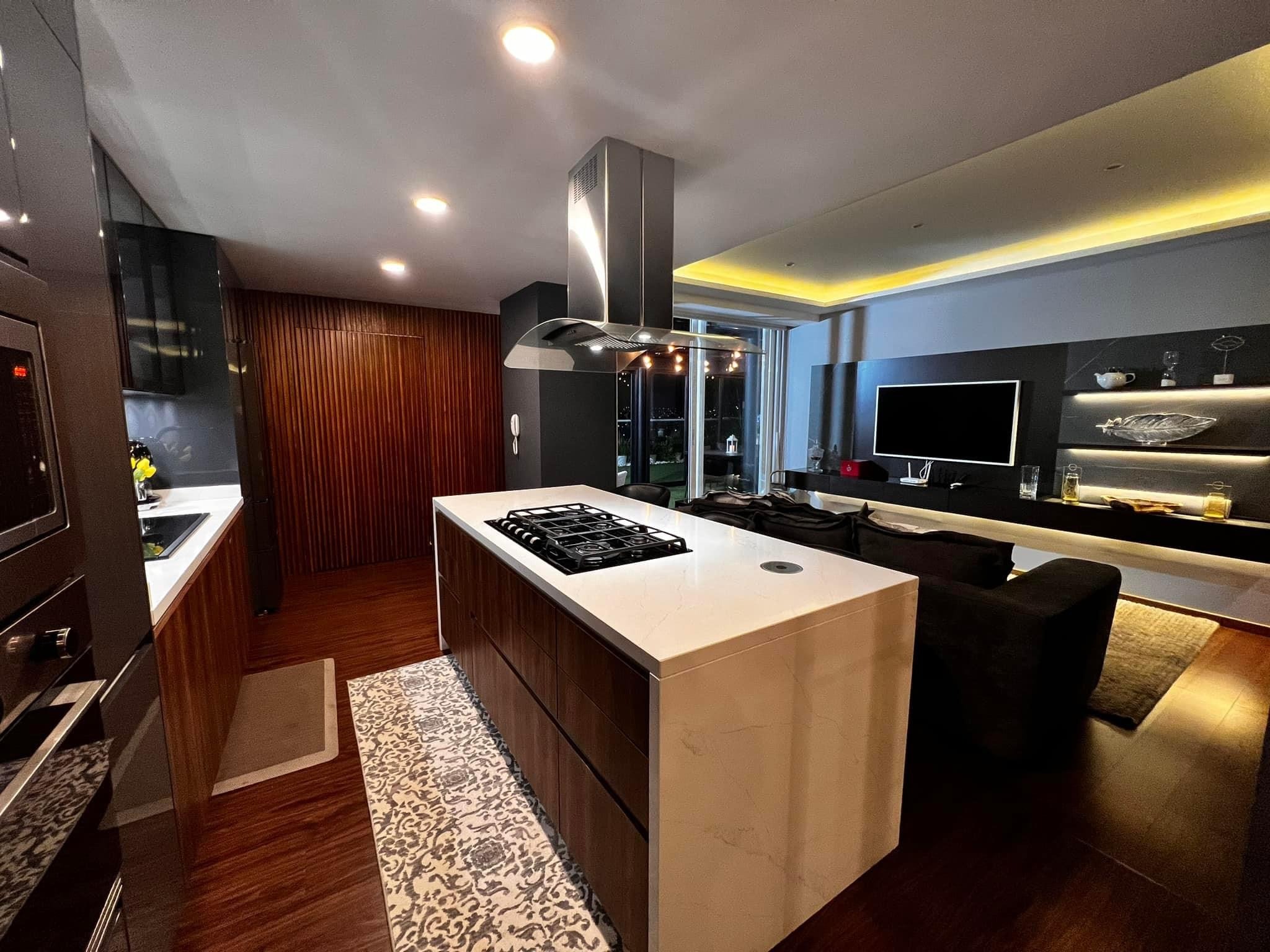 FIVE Bosque Real · 273 m²