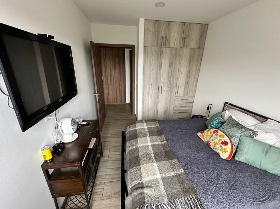 Recámara con ventanal · MORAT Bosque Real · 98 m²