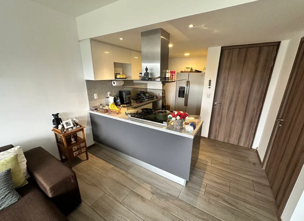 Cocina y barra · MORAT Bosque Real · 98 m²