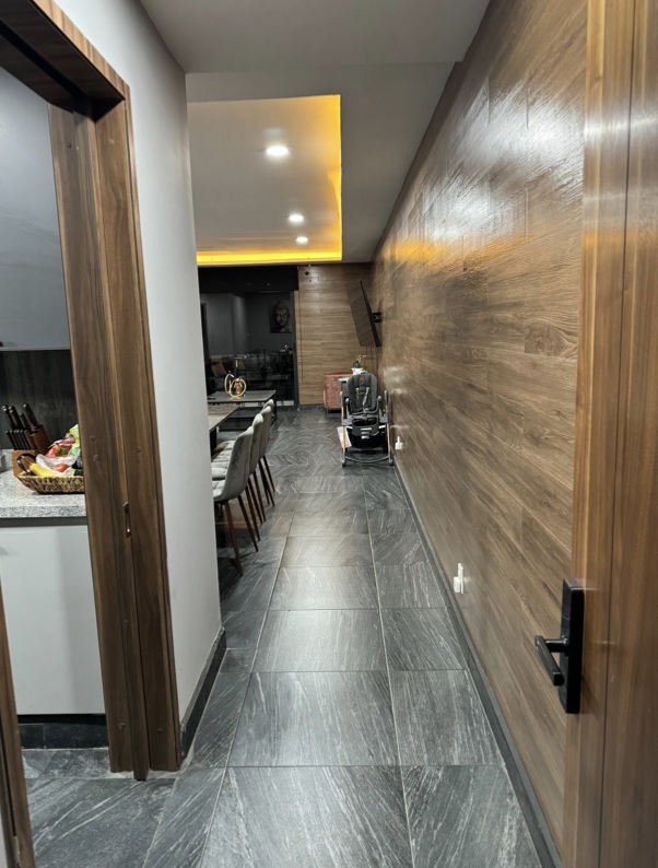 Pasillo y distribución interior · TIVÉ BORGO Bosque Real · 137 m²